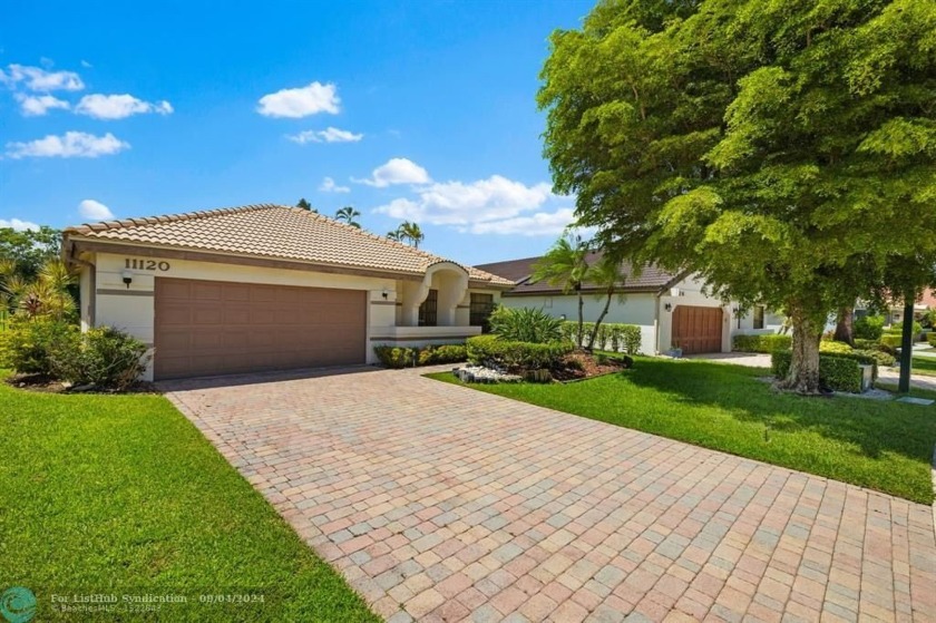 Tranquility & privacy is what you'll get in this light and - Beach Home for sale in Boca Raton, Florida on Beachhouse.com