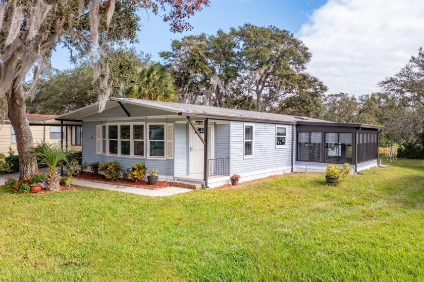 Welcome to this light, bright and beautifully maintained - Beach Home for sale in Ormond Beach, Florida on Beachhouse.com