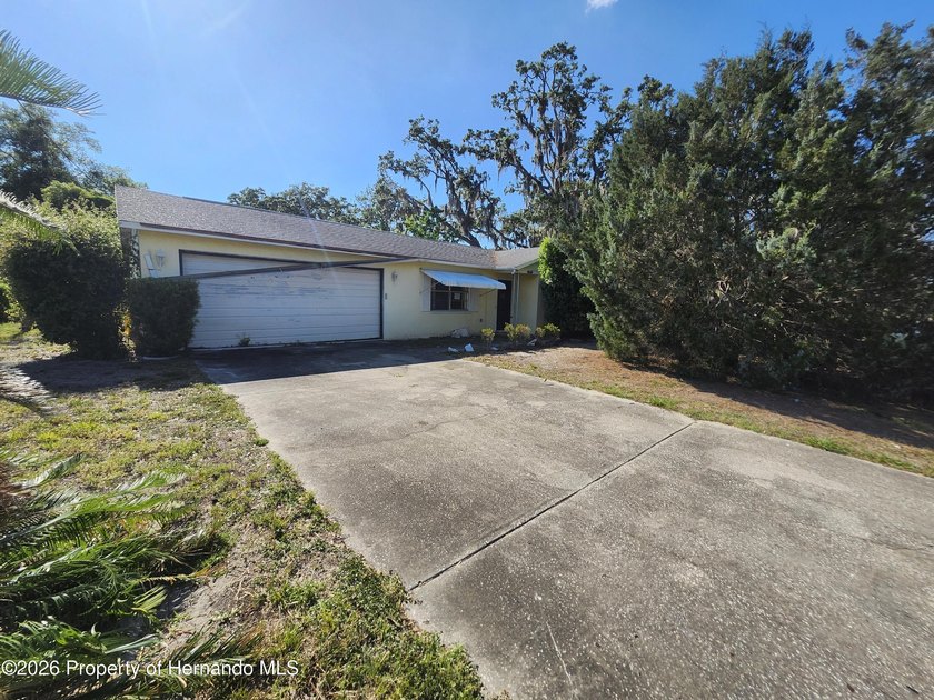This is a great opportunity to make this home shine again. It - Beach Home for sale in Spring Hill, Florida on Beachhouse.com
