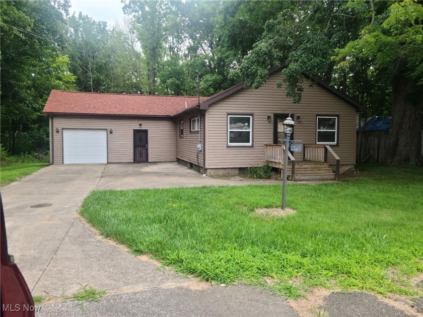 Good starter home in city of Conneaut / 3 Bedroom Ranch with - Beach Home for sale in Conneaut, Ohio on Beachhouse.com