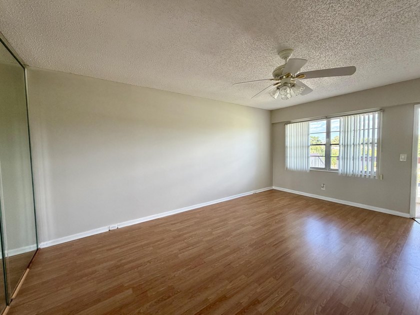 Excellent unit in Preston of Century Village! Third floor with a - Beach Condo for sale in Boca Raton, Florida on Beachhouse.com