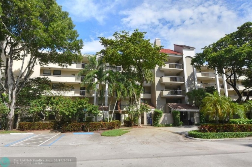 Completely move in ready property just 1 mile to the beach - Beach Condo for sale in Delray Beach, Florida on Beachhouse.com