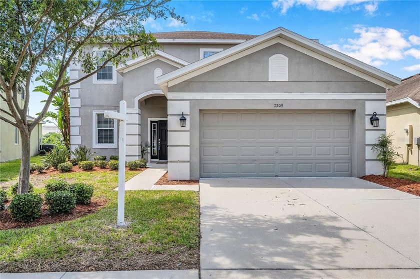 LAKE VIEW 2016 BUILD MOVE IN READY HOME - This newer 2016 Taylor - Beach Home for sale in Riverview, Florida on Beachhouse.com
