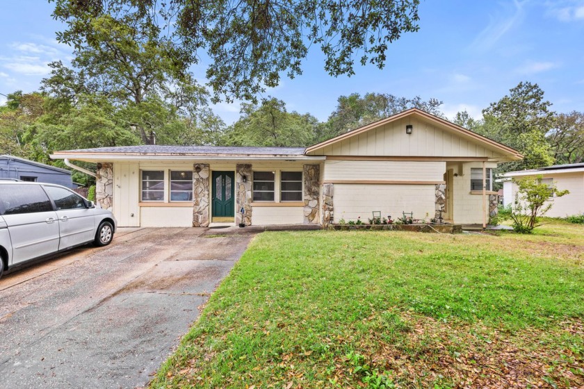 Welcome to 209 Hawthorne Cir, a spacious residence situated in - Beach Home for sale in Fort Walton Beach, Florida on Beachhouse.com