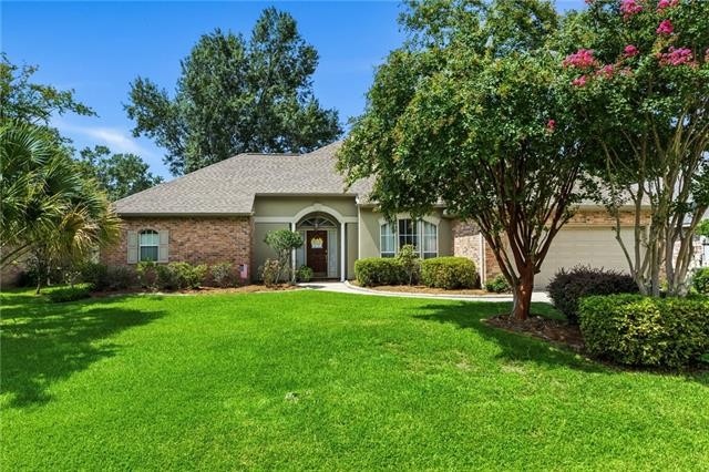 All about location!  This beautiful home offers, open floor plan - Beach Home for sale in Mandeville, Louisiana on Beachhouse.com