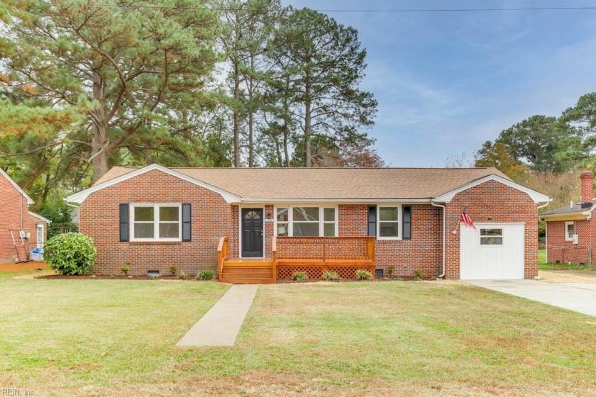 Absolutely GORGEOUS remodeled Portsmouth home w/ an open floor - Beach Home for sale in Portsmouth, Virginia on Beachhouse.com