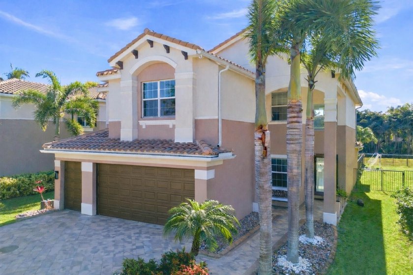 Stunning Isabella model 4BR/4BA home with den and upstairs loft - Beach Home for sale in Boynton Beach, Florida on Beachhouse.com