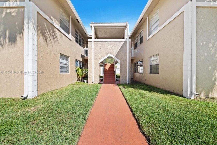 Investor's Dream! Remodeled 2/2 Condo in Prime Coral Springs.
 - Beach Condo for sale in Coral Springs, Florida on Beachhouse.com