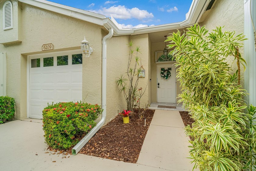 Welcome to easy, elegant living at 6209 Pond Tree Court in - Beach Townhome/Townhouse for sale in Greenacres, Florida on Beachhouse.com