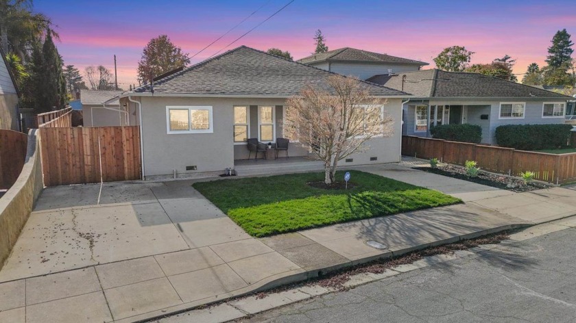 Welcome home to this enchanting 1940s-era beach bungalow where - Beach Home for sale in Santa Cruz, California on Beachhouse.com