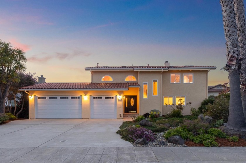 Exceptional coastal home nestled in the desirable Highland Park - Beach Home for sale in Half Moon Bay, California on Beachhouse.com