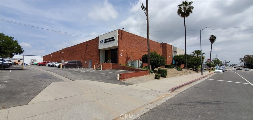 This 25,000 SF Owner/User Industrial Building located in the - Beach Commercial for sale in Gardena, California on Beachhouse.com