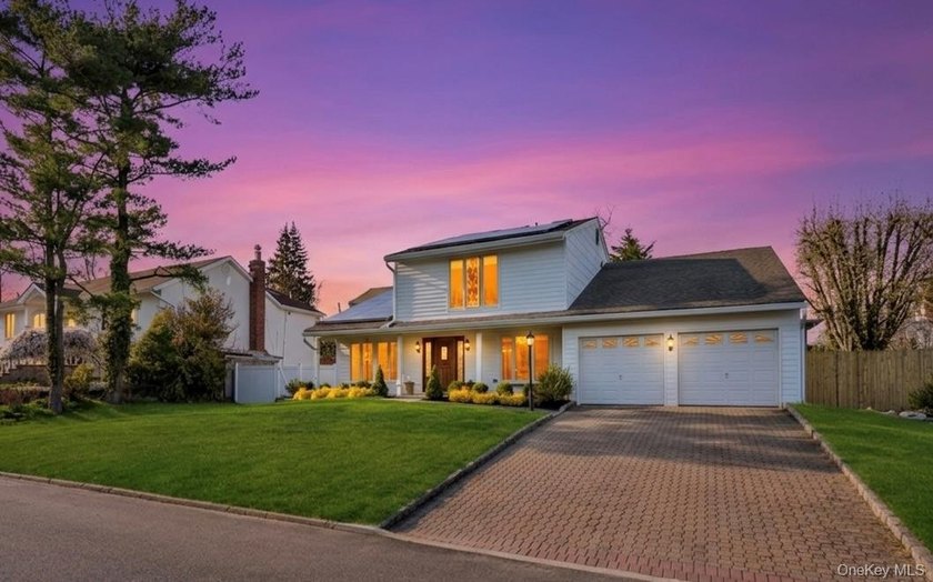 Welcome to 40 Hitching Post Ln, a meticulously maintained - Beach Home for sale in Glen Cove, New York on Beachhouse.com