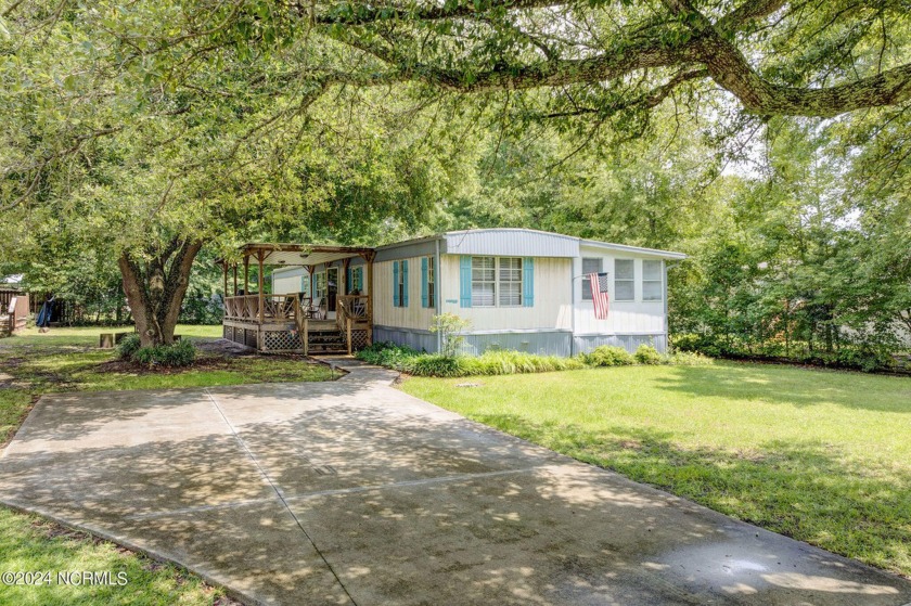 Affordable beach living! Meticulously maintained 3 bedroom/2 - Beach Home for sale in Hampstead, North Carolina on Beachhouse.com