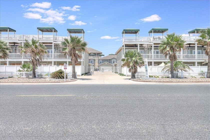 WELCOME TO PADRE ISLAND! Experience coastal living at its finest - Beach Townhome/Townhouse for sale in Corpus Christi, Texas on Beachhouse.com