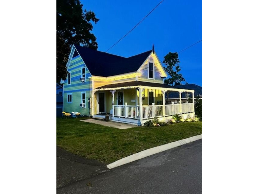 Welcome to your perfect coastal retreat in Old Orchard Beach! - Beach Home for sale in Old Orchard Beach, Maine on Beachhouse.com