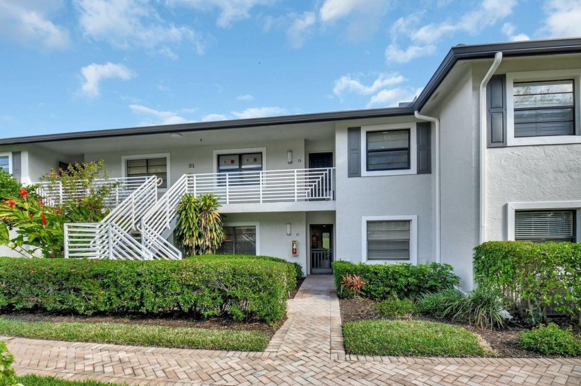 This beautifully renovated 2-bedroom, 2-bathroom main-level - Beach Condo for sale in Boynton Beach, Florida on Beachhouse.com