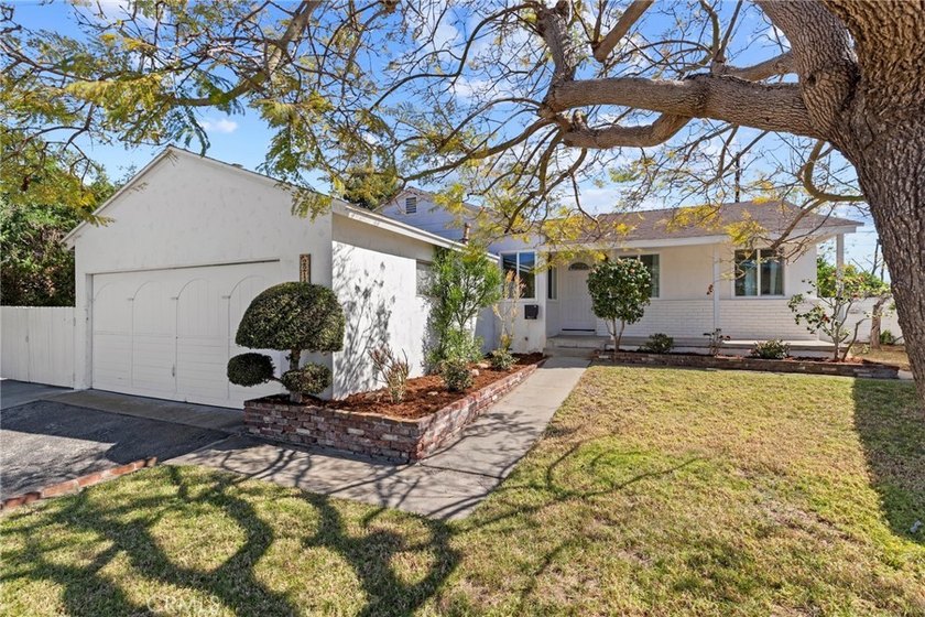 Beautifully remodeled, single-story home, ideally situated on an - Beach Home for sale in Redondo Beach, California on Beachhouse.com