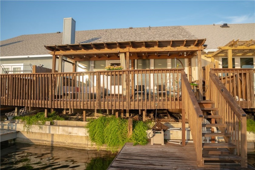 Welcome to your ultimate waterfront haven, FULLY FURNISHED and - Beach Townhome/Townhouse for sale in Corpus Christi, Texas on Beachhouse.com