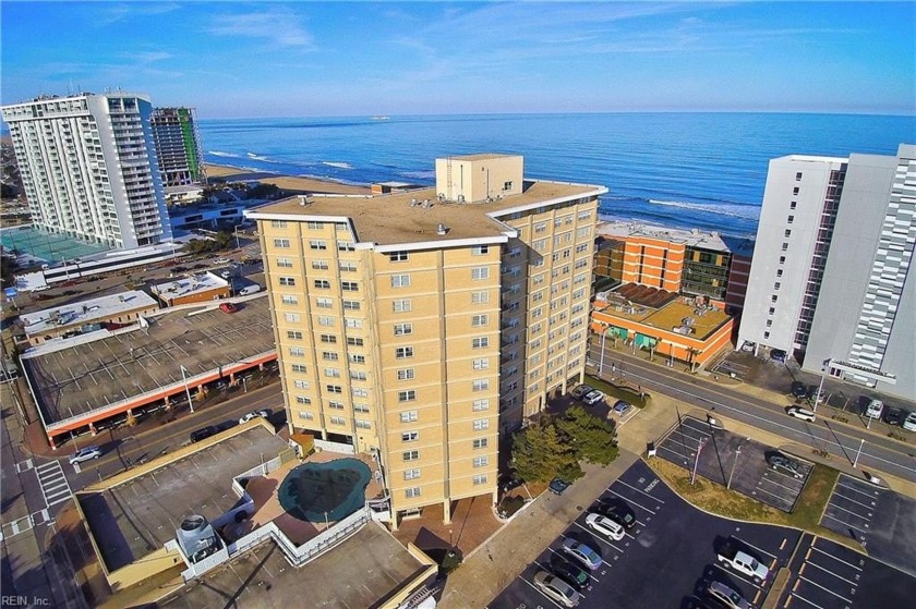 Large 3 BR, 3 bath condo.  LOCATION: Prime location across from - Beach Home for sale in Virginia Beach, Virginia on Beachhouse.com