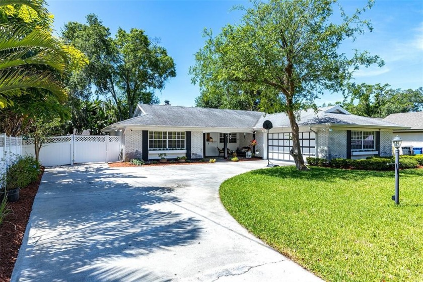 Welcome to the Friendly neighborhood of Original Carrollwood! - Beach Home for sale in Tampa, Florida on Beachhouse.com