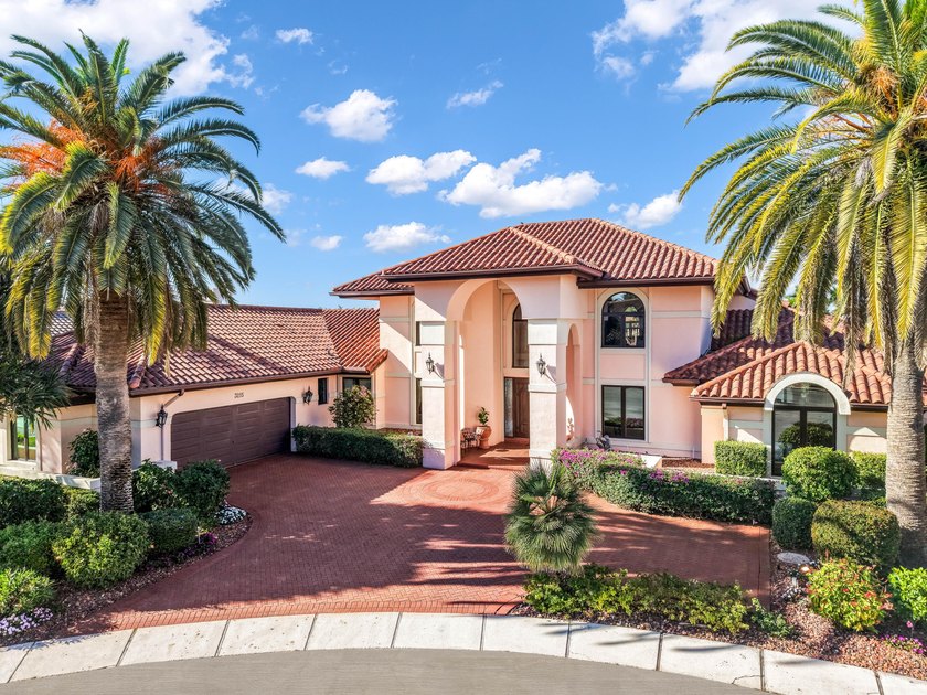 A truly rare offering within Woodfield Hunt Club, this - Beach Home for sale in Boca Raton, Florida on Beachhouse.com