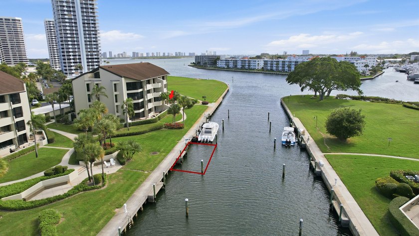 Boaters Delight in Harbor Village of Old Port Cove. ONE OF A - Beach Condo for sale in North Palm Beach, Florida on Beachhouse.com