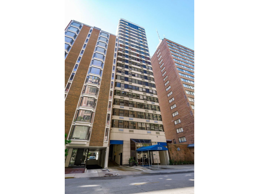 Rare opportunity in a boutique Gold Coast building! This - Beach Condo for sale in Chicago, Illinois on Beachhouse.com