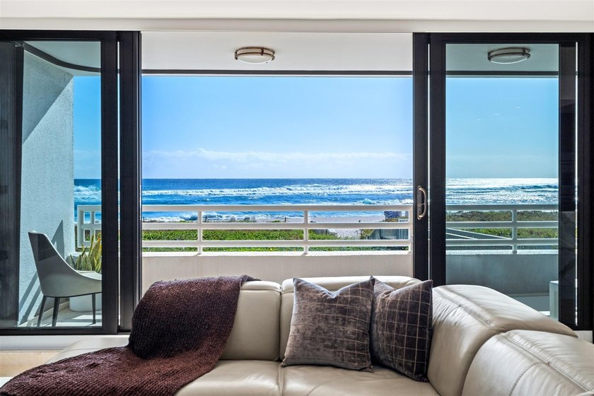 SPECTACULARLY REMODELED RESIDENCE COMPLETED BY DECORATORS - Beach Condo for sale in Boca Raton, Florida on Beachhouse.com