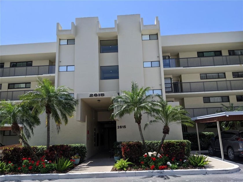 Beautiful 2 Bedroom 2 Bath condo in spectacular Cove Cay - Beach Condo for sale in Clearwater, Florida on Beachhouse.com