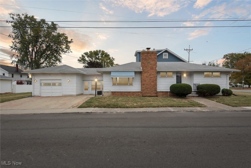 Welcome to 215 N Leavitt Rd in Lorain, a charming pristine ranch - Beach Home for sale in Lorain, Ohio on Beachhouse.com