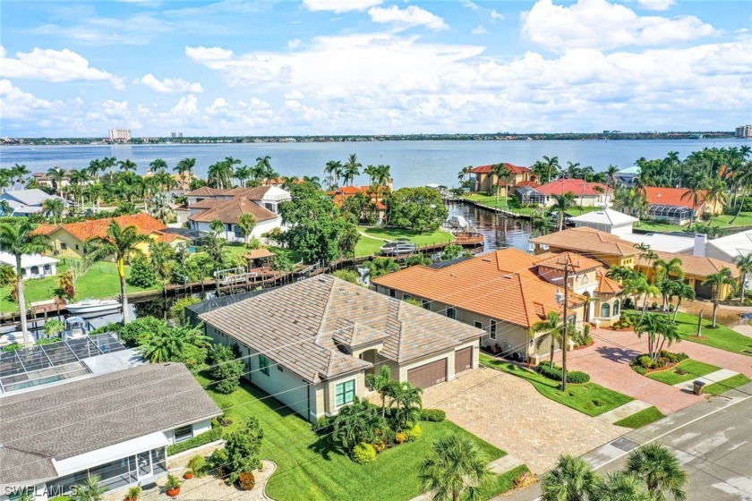 NEWER DIRECT ACCESS HOME! Open water in Minutes for this Custom - Beach Home for sale in Cape Coral, Florida on Beachhouse.com