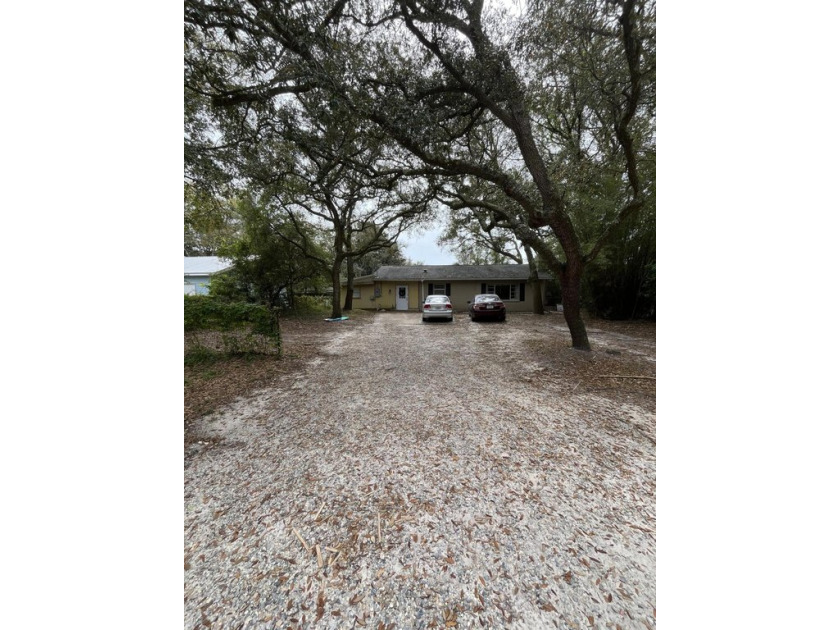 Calling All Investors! Motivated Seller - Serene Retreat in - Beach Home for sale in Destin, Florida on Beachhouse.com