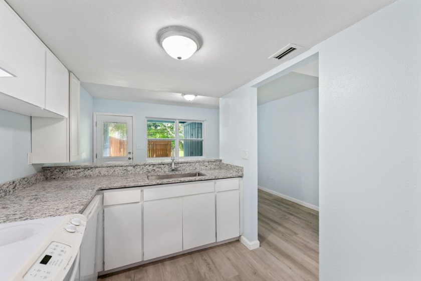 This house has a kitchen with Granite countertops, perfect for - Beach Home for sale in Shalimar, Florida on Beachhouse.com