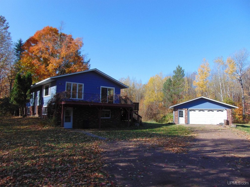 Very Nice 4BR 2BA home with 22x30 two car detached garage/sauna - Beach Home for sale in Ironwood, Michigan on Beachhouse.com