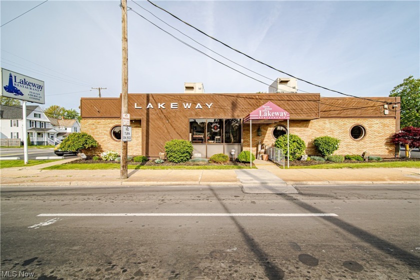 Family owned and operated, Lakeway Restaurant and Catering has - Beach Commercial for sale in Ashtabula, Ohio on Beachhouse.com