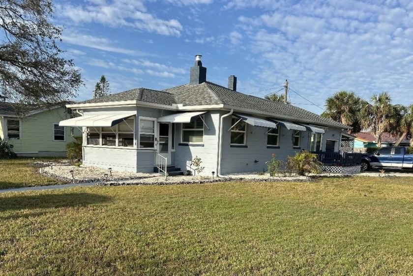 Location ! Location ! Just 10 homes away from waterfront living - Beach Home for sale in Gulfport, Florida on Beachhouse.com