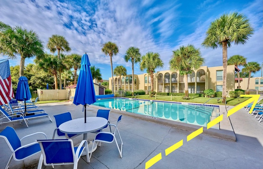 Appx 3 miles from Vero's stunning beaches, this 55+ 2BD/2BA - Beach Condo for sale in Vero Beach, Florida on Beachhouse.com