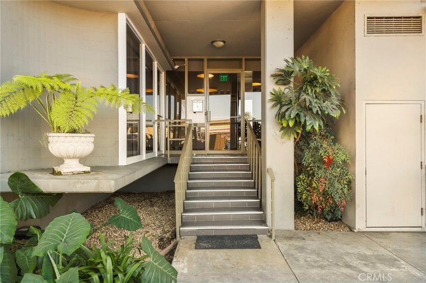 Step into the pulse of one of Southern California's most vibrant - Beach Condo for sale in Long Beach, California on Beachhouse.com