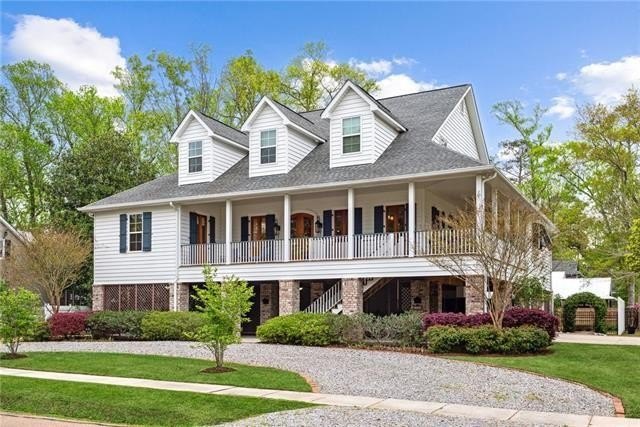 Just two blocks from Lake Pontchartrain, this exceptional - Beach Home for sale in Mandeville, Louisiana on Beachhouse.com