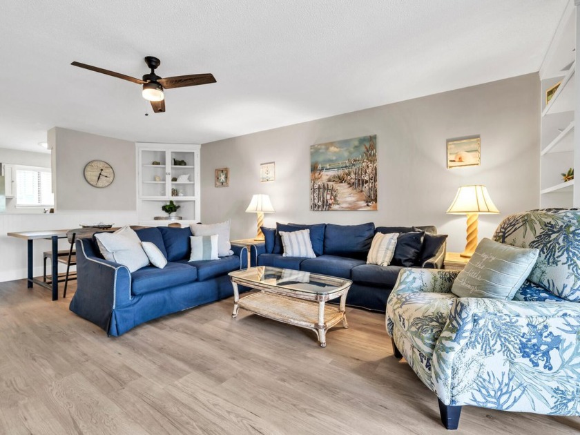 Don't miss out on this remodeled 2 bedroom 2 bath condo located - Beach Condo for sale in Destin, Florida on Beachhouse.com