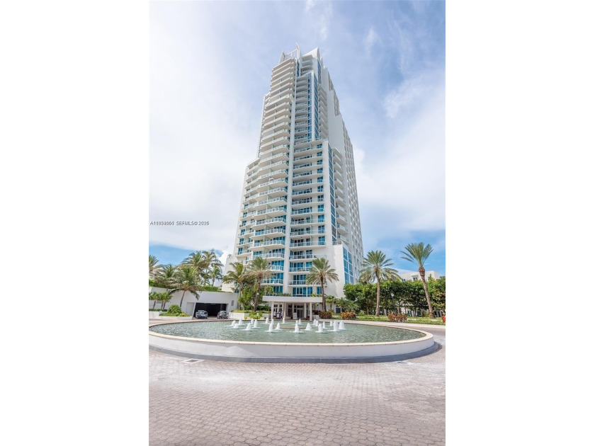 5 Star living at Continuum on South Beach, spacious 1/1 unit - Beach Condo for sale in Miami Beach, Florida on Beachhouse.com