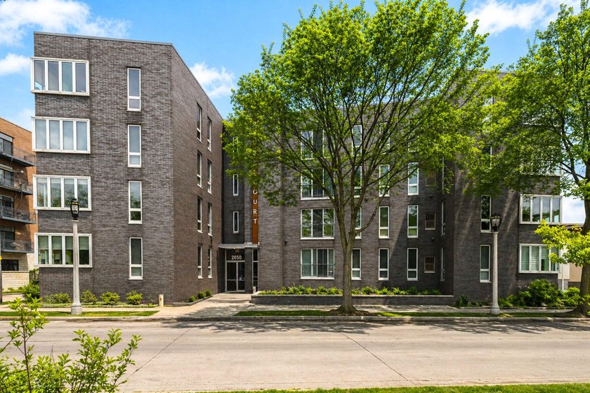 Welcome to 2050 N Commerce St #407--where sweeping, 270 degree - Beach Condo for sale in Milwaukee, Wisconsin on Beachhouse.com