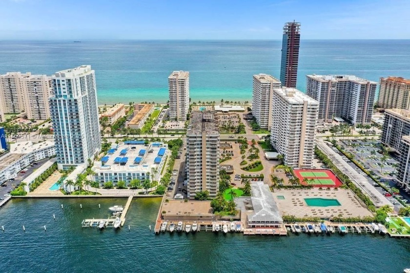 CONDO WITH STUNNING VIEWS OF THE BAY AND SKYLINE. FULL SERVICE - Beach Condo for sale in Hallandale Beach, Florida on Beachhouse.com