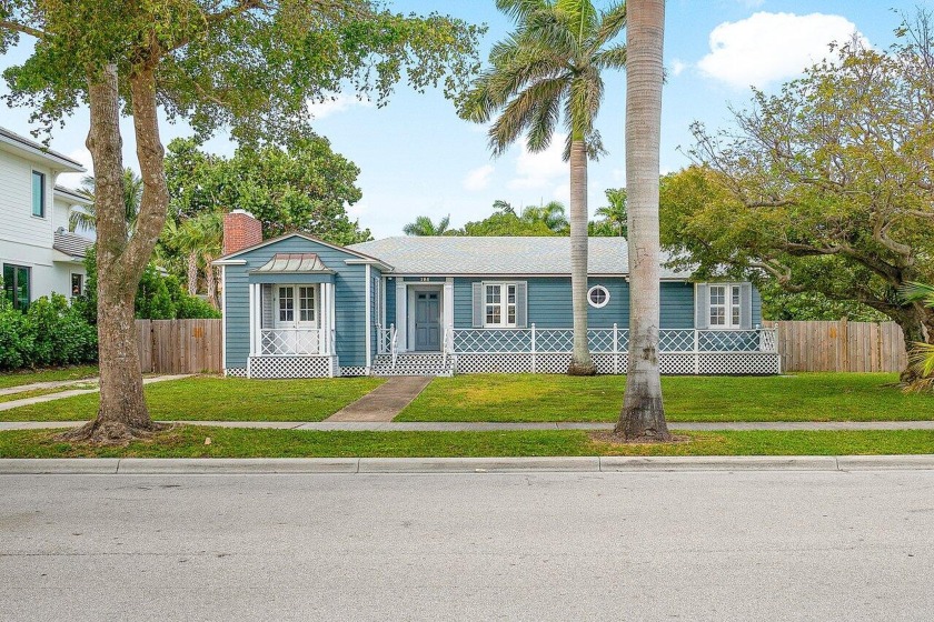 Opportunity in the beautiful El Cid Neighborhood on a large - Beach Home for sale in West Palm Beach, Florida on Beachhouse.com