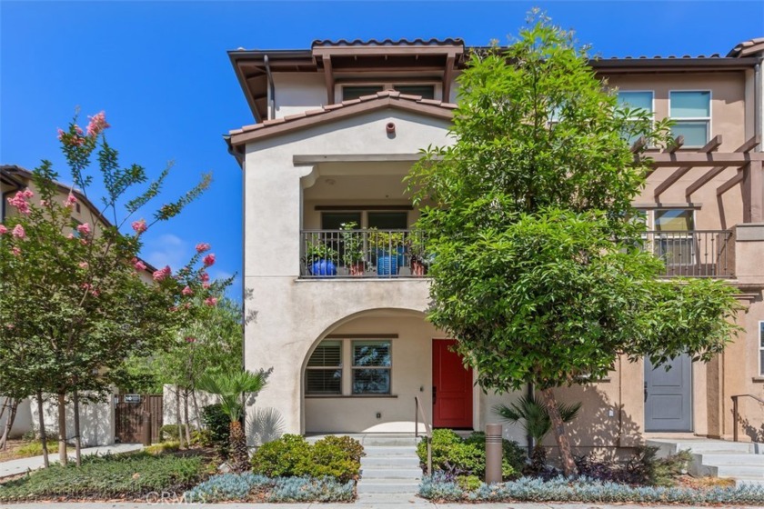 This exquisite 3-level townhome offers contemporary living in a - Beach Condo for sale in Santa Ana, California on Beachhouse.com