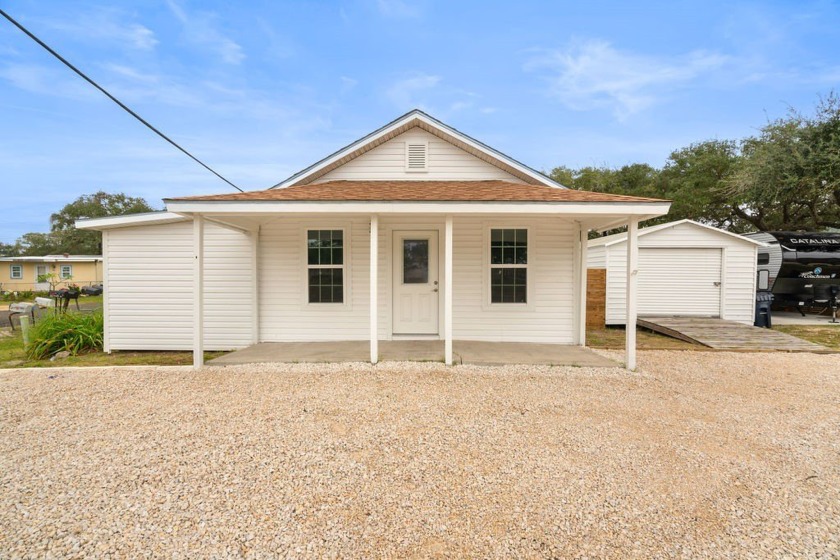 Wonderful opportunity! 5 R/V spots with Electric, water and - Beach Commercial for sale in Rockport, Texas on Beachhouse.com