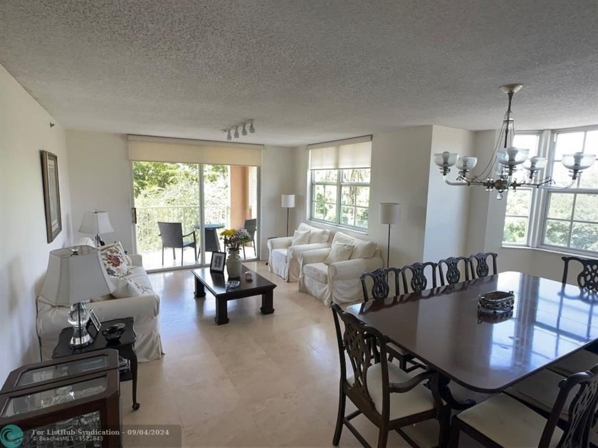 Centrally located and investor friendly. This light and bright - Beach Condo for sale in Aventura, Florida on Beachhouse.com