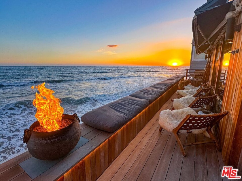The Cottage* is the epitome of sexy coastal luxury. This - Beach Home for sale in Malibu, California on Beachhouse.com
