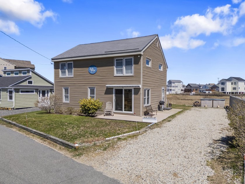 Offered for the first time ever, 71 Ox Cart Lane presents a rare - Beach Home for sale in Wells, Maine on Beachhouse.com
